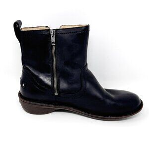 Ugg Womens Black Leather Neenah Side Zip Bootie Sherpa Lining  Size 9